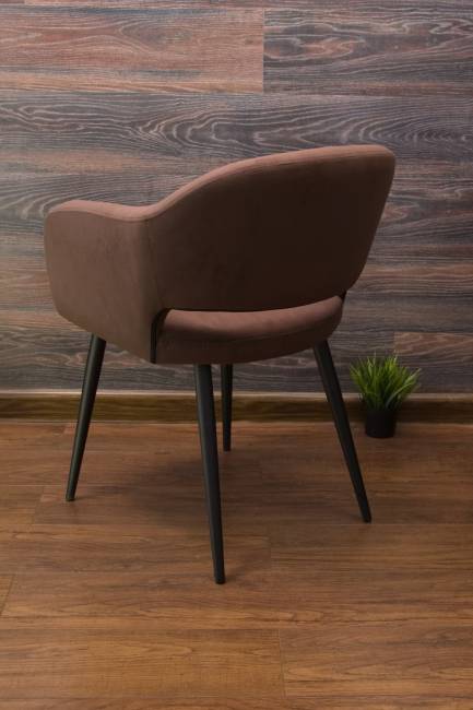 Стол Монте К 100 орех с креслами Пичч велюр коричневый Стол Монте К 100 орех с креслами Пичч велюр коричневый