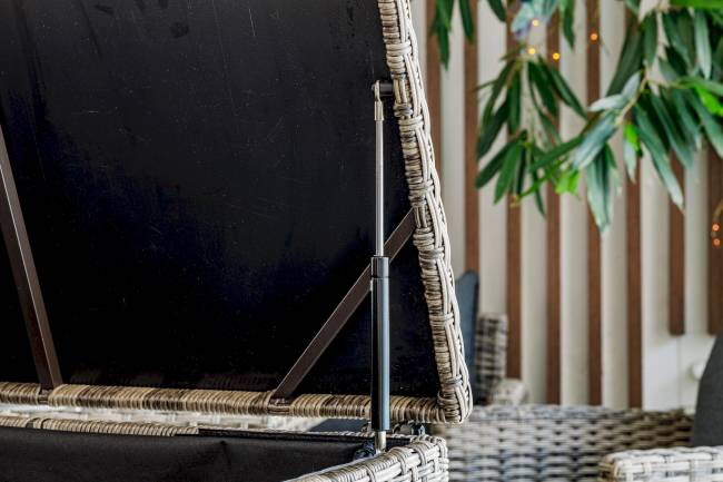 Сундук для хранения KARL 120 c колесиками серый Сундук для хранения KARL 120 c колесиками серый