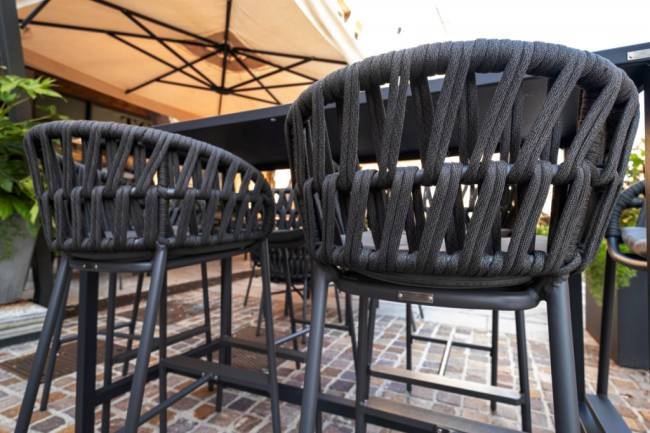 Кресло барное плетеное с подушкой Tahiti черный, темно-серый, черный 560х570х1040 мм Кресло барное плетеное с подушкой Tahiti черный, темно-серый, черный 560х570х1040 мм