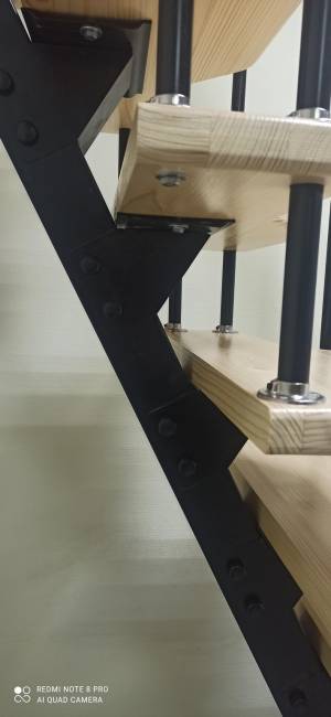 Лестница малогабаритная на монокосоуре «Гусиный шаг» 2600-2800 мм цвет серый