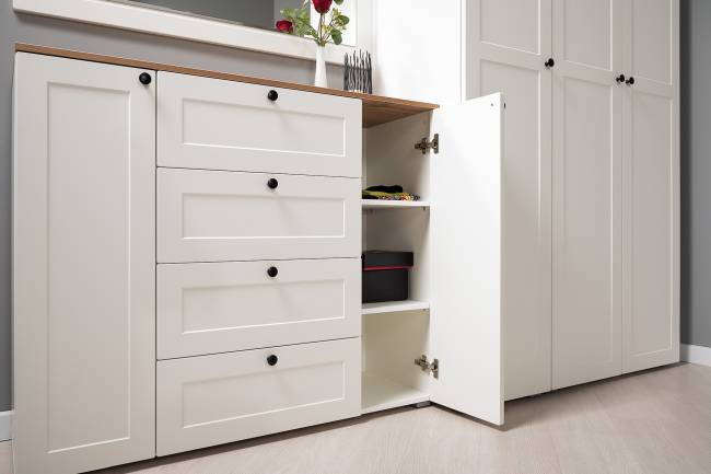 Мебельная стенка для прихожей Остин № 61 цвет белый шагрень/дуб крафт золотой Мебельная стенка для прихожей Остин № 61 цвет белый шагрень/дуб крафт золотой