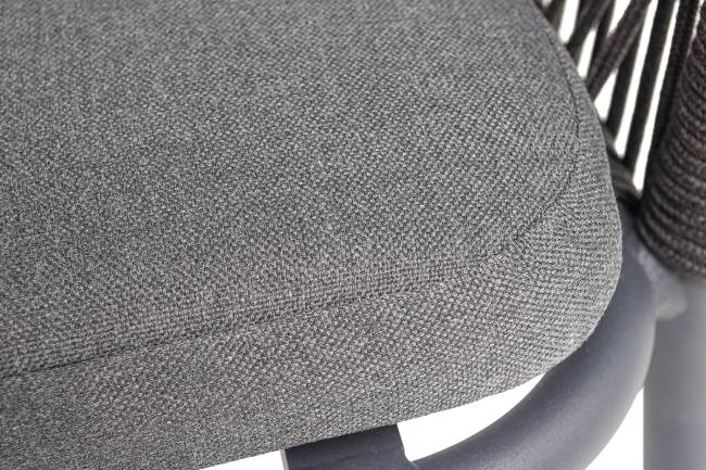 "Лион" стул плетеный из роупа, каркас из стали темно-серый (RAL7024) муар, роуп темно-серый круглый, ткань темно-серая 027