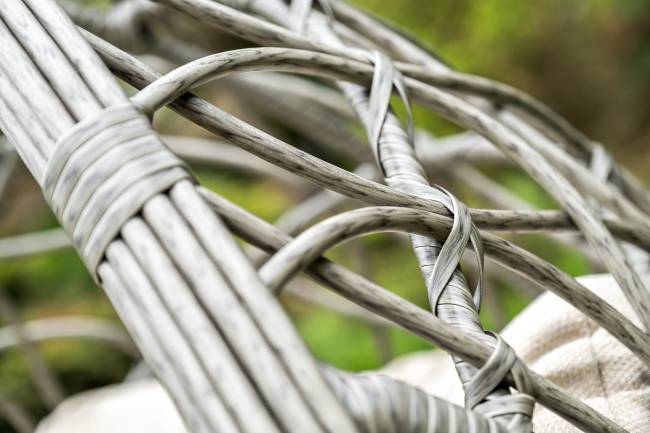 "Венеция" подвесное кресло-кокон из искусственного ротанга, цвет серый с бежевой подушкой "Венеция" подвесное кресло-кокон из искусственного ротанга, цвет серый с бежевой подушкой