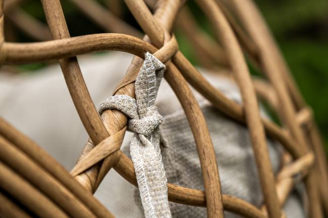 "Венеция" подвесное кресло-кокон из искусственного ротанга, цвет соломенный с бежевой подушкой "Венеция" подвесное кресло-кокон из искусственного ротанга, цвет соломенный с бежевой подушкой